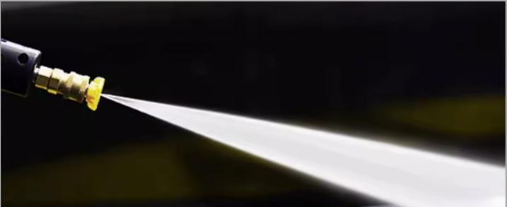Tight fan nozzle spray pattern for HoverWash HW-150