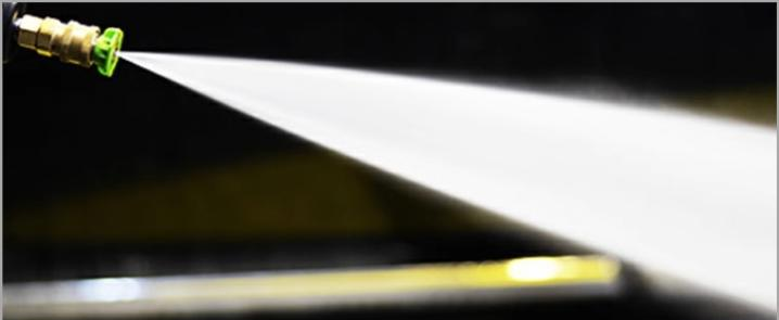 Wide fan nozzle spray pattern for HoverWash HW-150