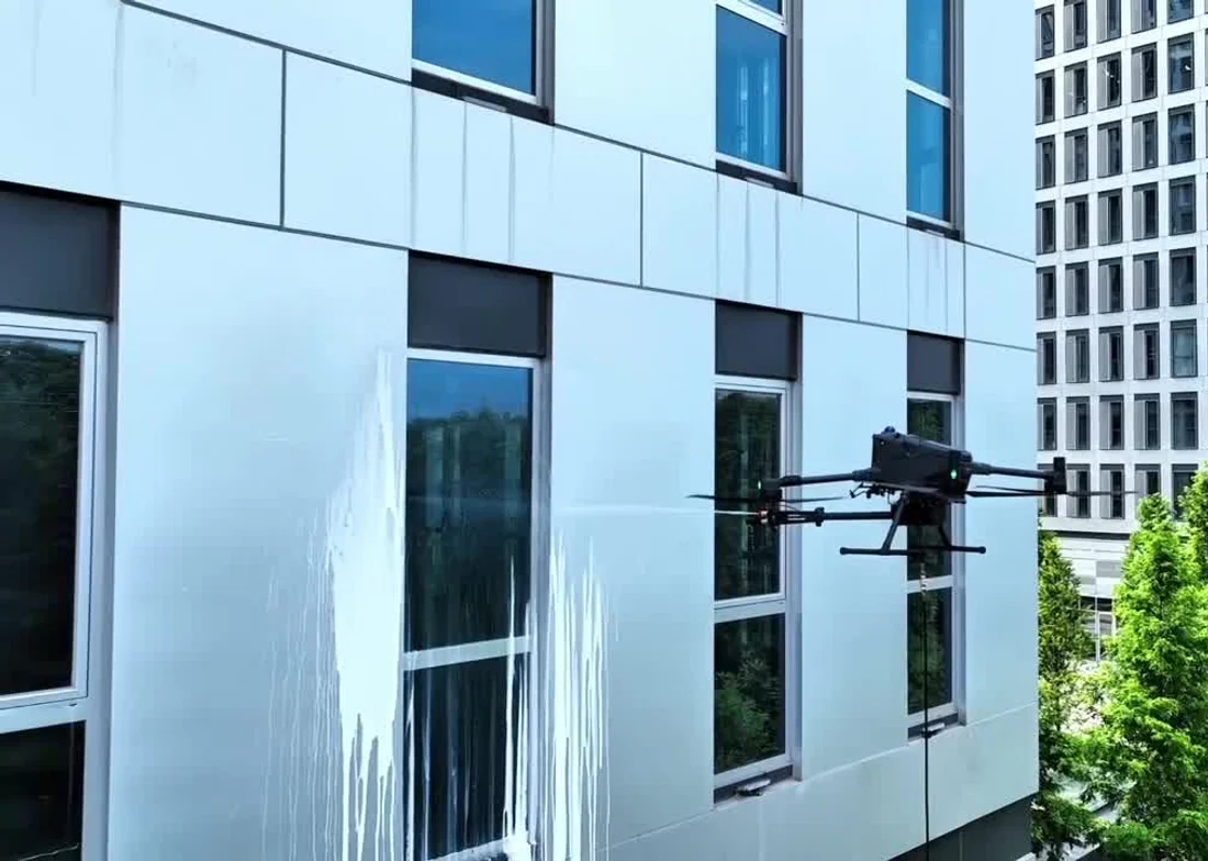 HoverWash cleaning a facade